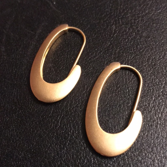 Matte Gold earrings - Picture 2 of 4